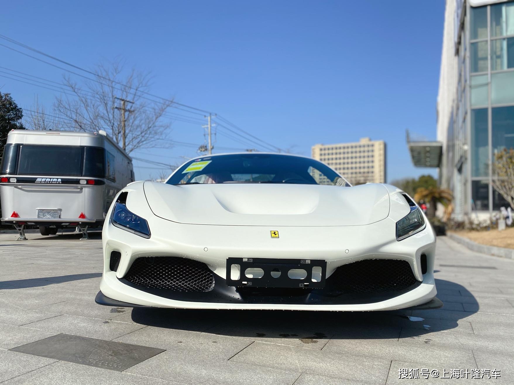 新車到店丨葉隆集團法拉利f8白紅現車品鑑