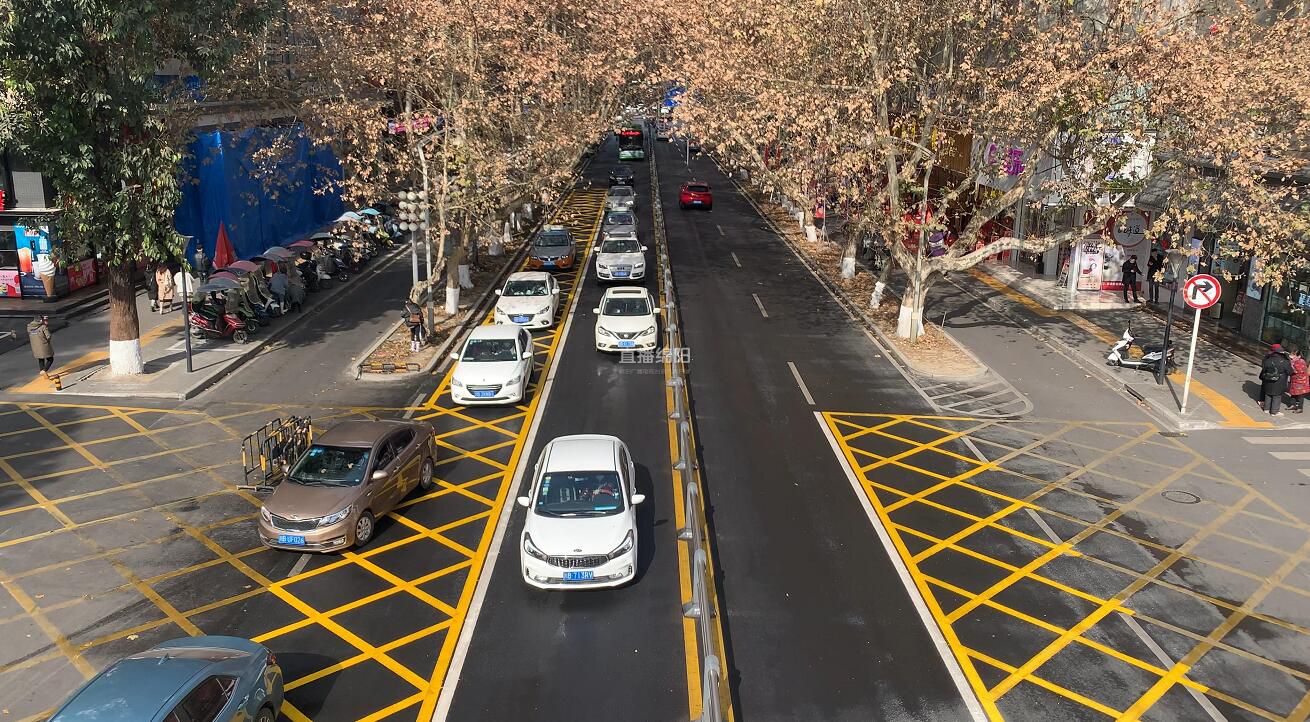 主城区新增多处黄色网状线当心10秒违例