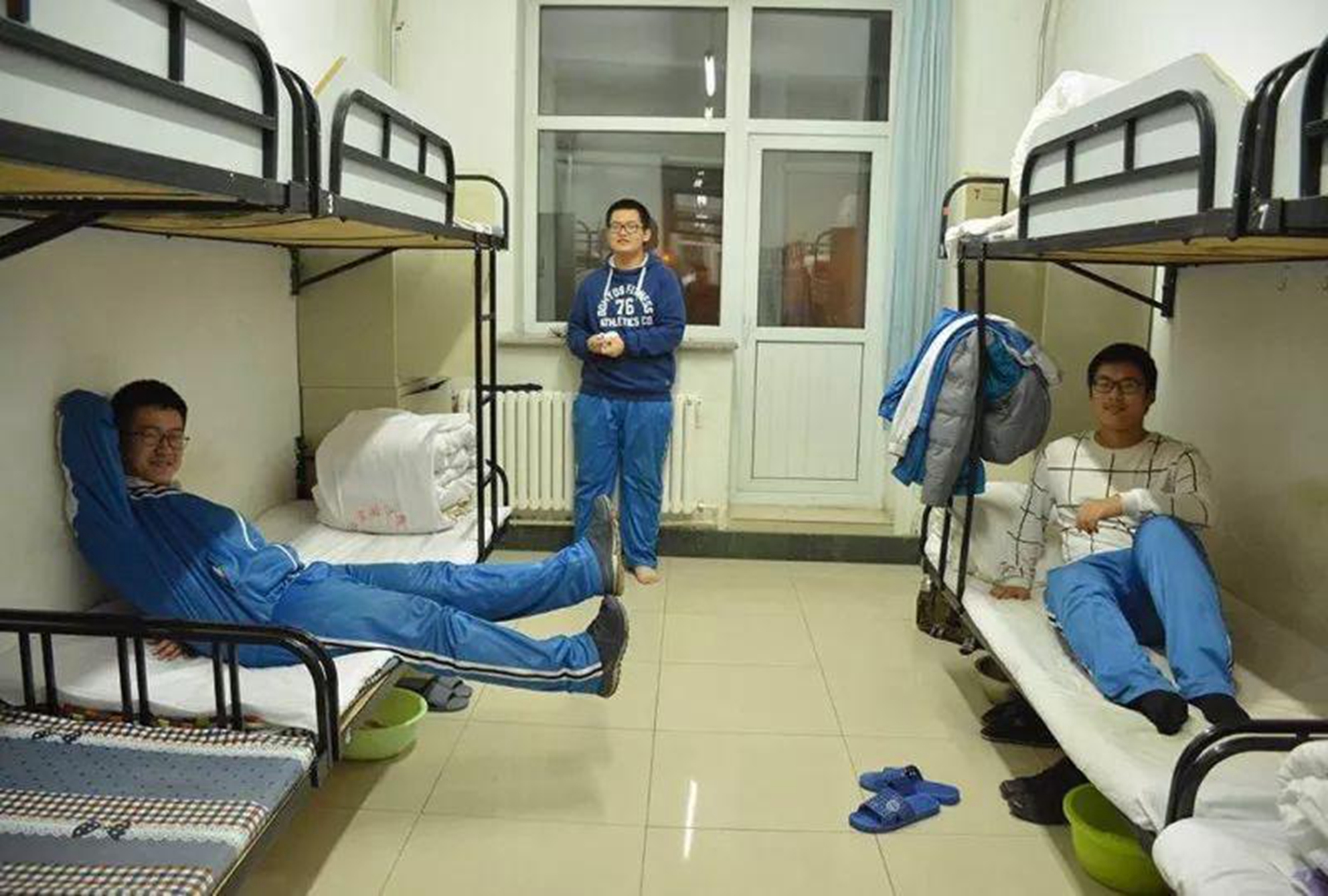 白岩松:寄宿学校弊大于利,父母再忙也别把孩子"扔"到学校_手机搜狐网