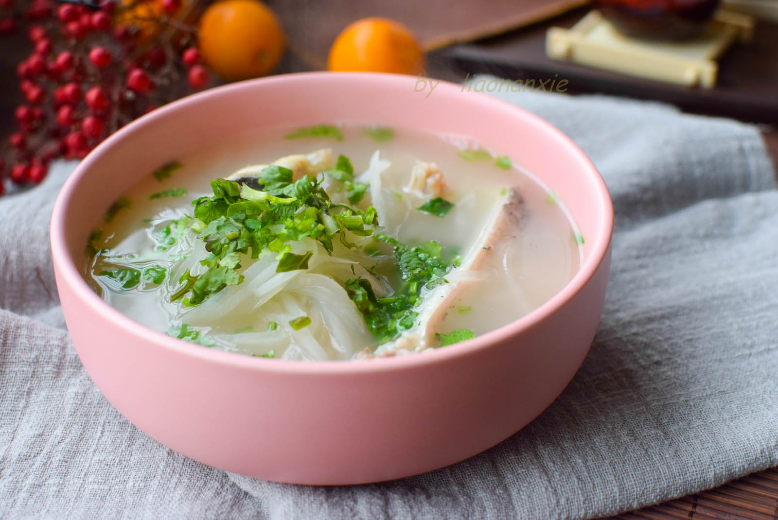 用鱼骨炖一锅奶白无腥的鲜汤,这几点你要注意