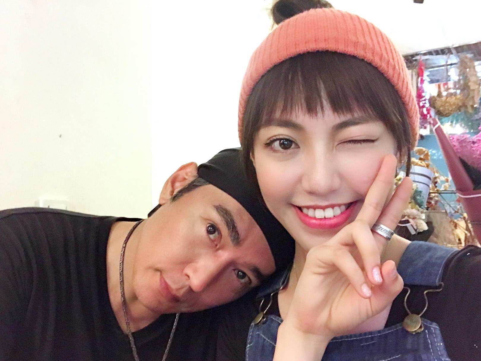 焦恩俊发文聪慧的女人辛苦了,与二婚妻子各玩各的