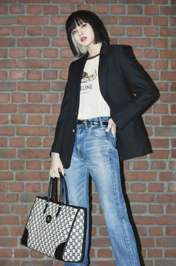 ˭���������?Lisa�������ֲݵ��⼸��,������2021��Ĵ󱬿�