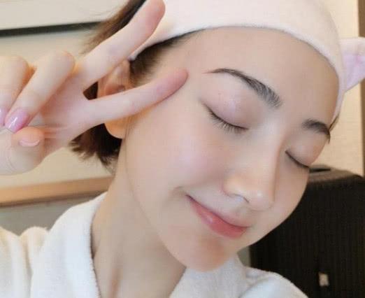 用什么洗面奶洗脸去油揭秘去油补水洗面奶排行榜