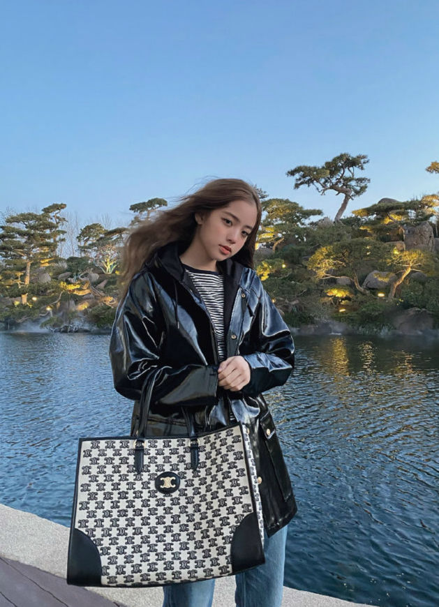 ˭���������?Lisa�������ֲݵ��⼸��,������2021��Ĵ󱬿�