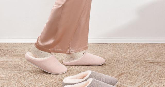 拖鞋是什么塑料做的 219d8ea4dba44bf8940daa1f18d3c7c2.jpeg