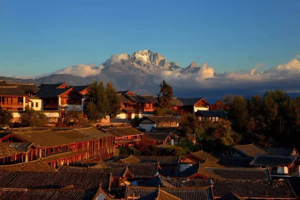 来丽江避寒过冬，尽情拥抱阳光和雪山