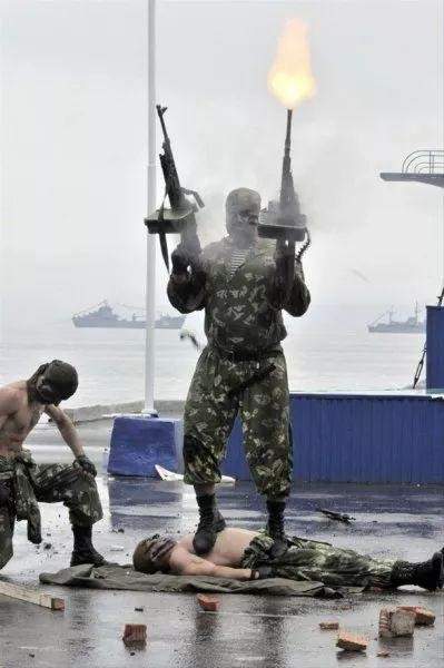 在苏联解体后,新成立的俄军也延续了pkm机枪的使用,在第一,第二次车臣