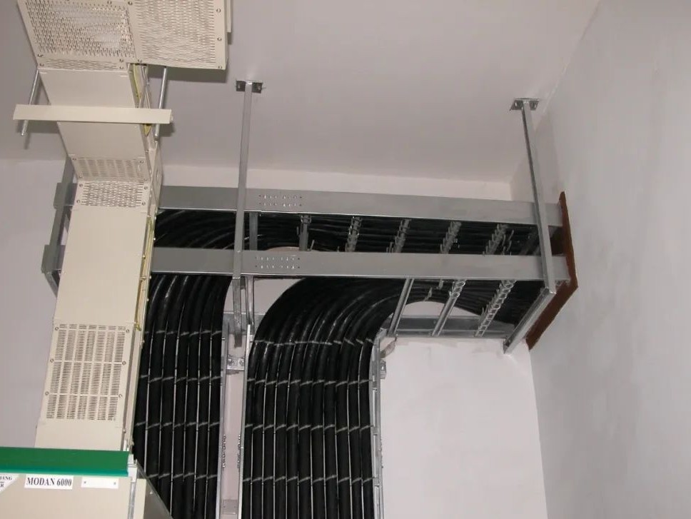 【琼凯干货】桥架及电缆施工的17个工艺要点,优质工程示例!