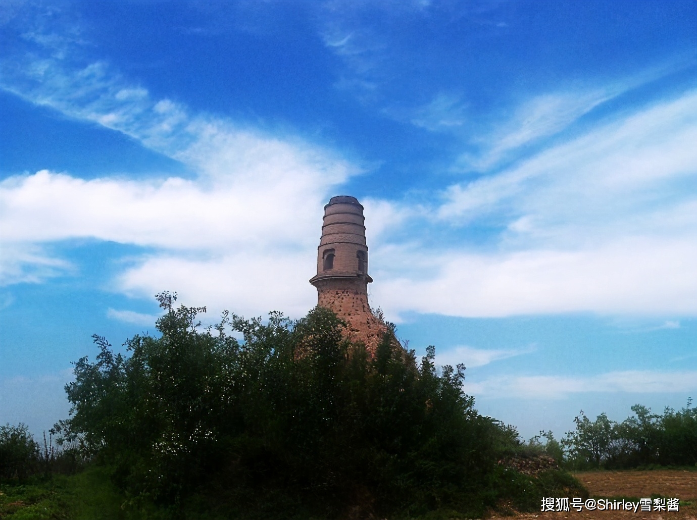 如今终于不再半边悬空,却因修缮再引争议_文峰塔