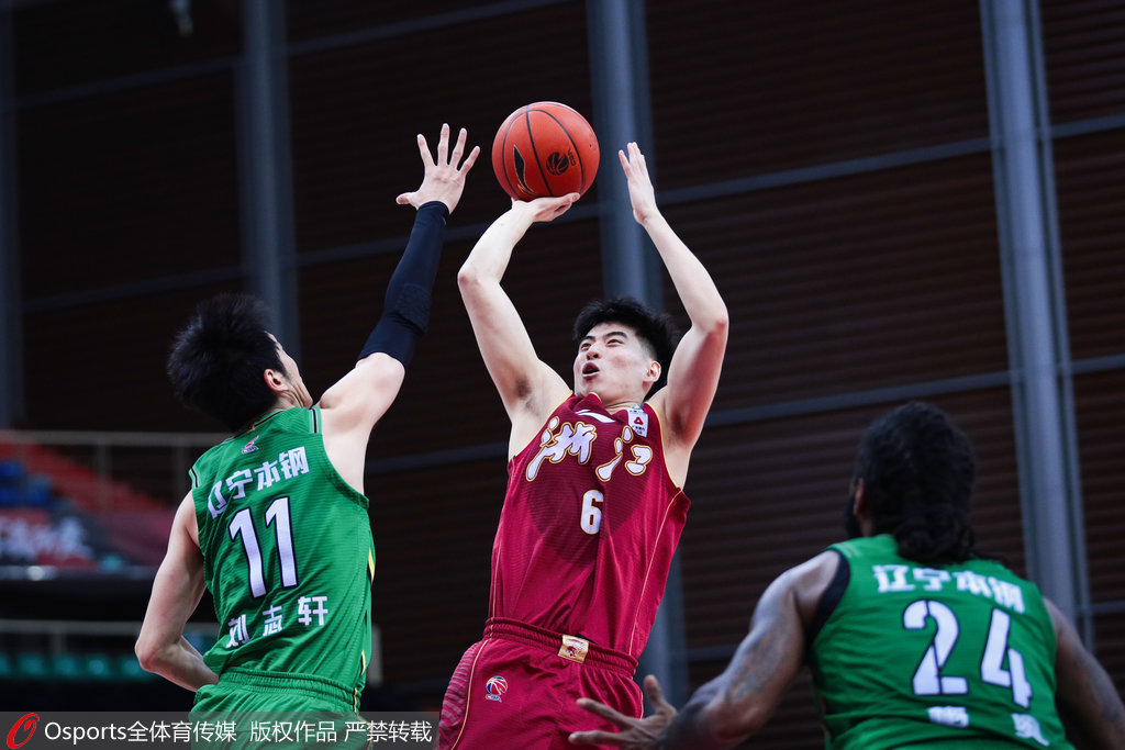 坚韧不拔！浙江队最后一个季度错过了三分球，给辽东篮球队带来了一波胜利