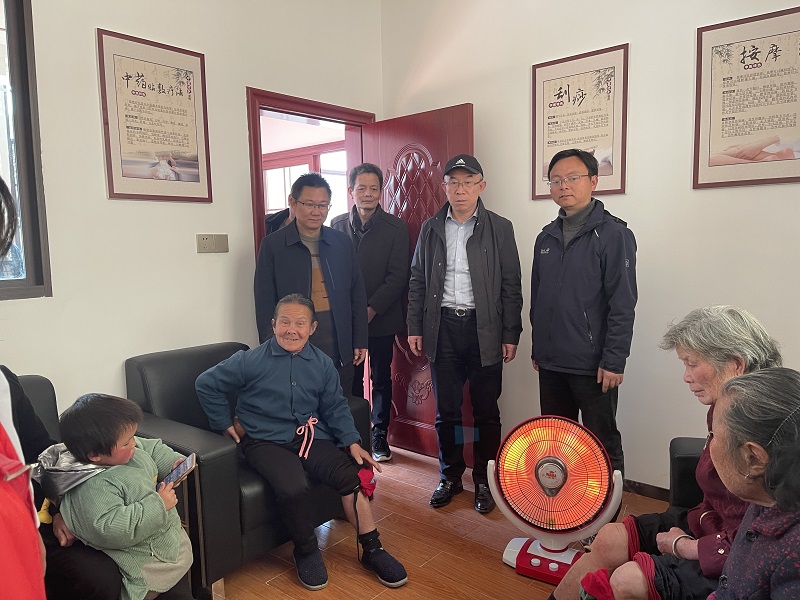 江西省中医院院长熊汉鹏在定点帮扶村分水村走访调研