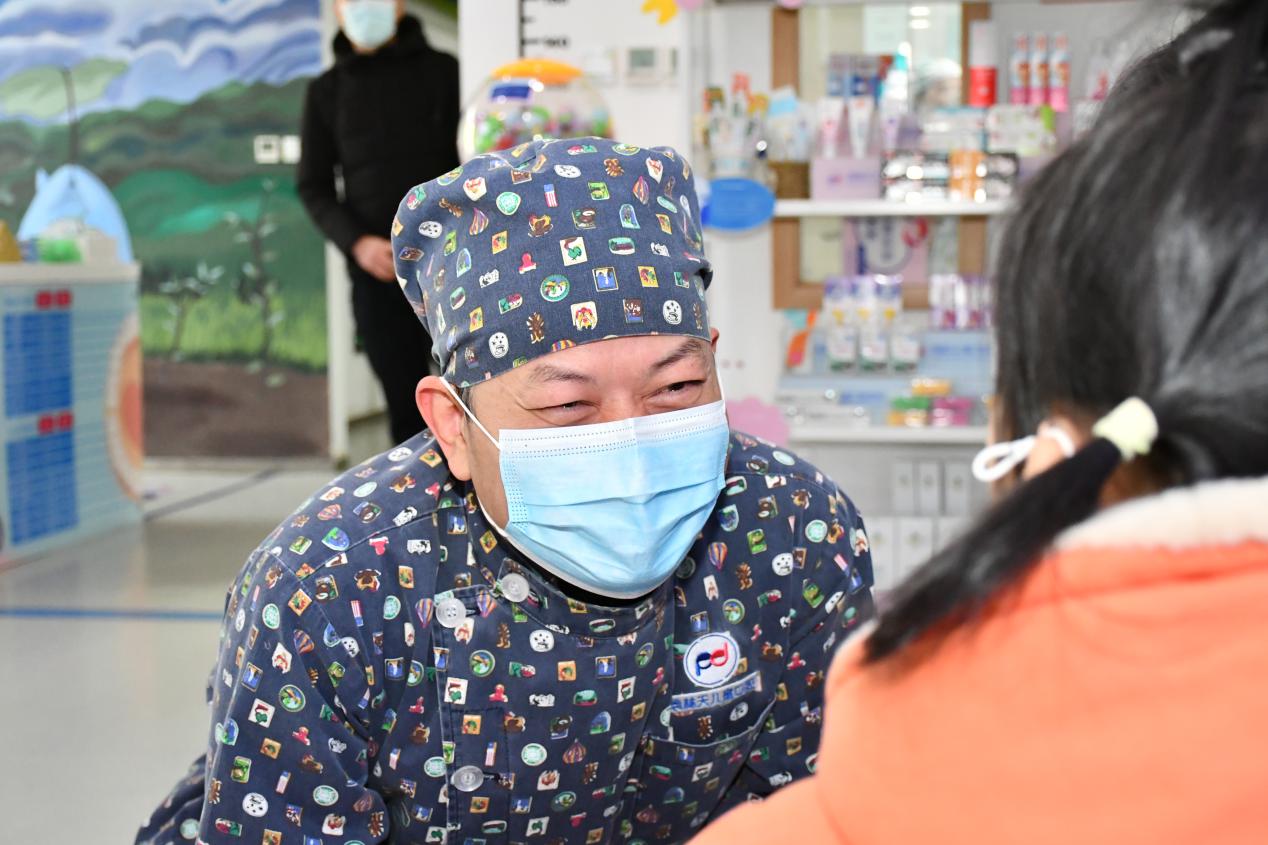 袁林天儿童口腔医院院长袁林天治疗龋齿做一家无哭声的儿牙诊疗机构