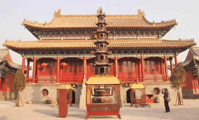 河南第一香火大庙，千百年来香火不断，被誉为“中州神仙皇京城”