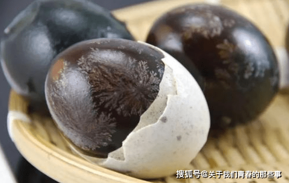 皮蛋越贵越好 这4种质量差 为了健康 白送也不能要 别买错了 蛋壳