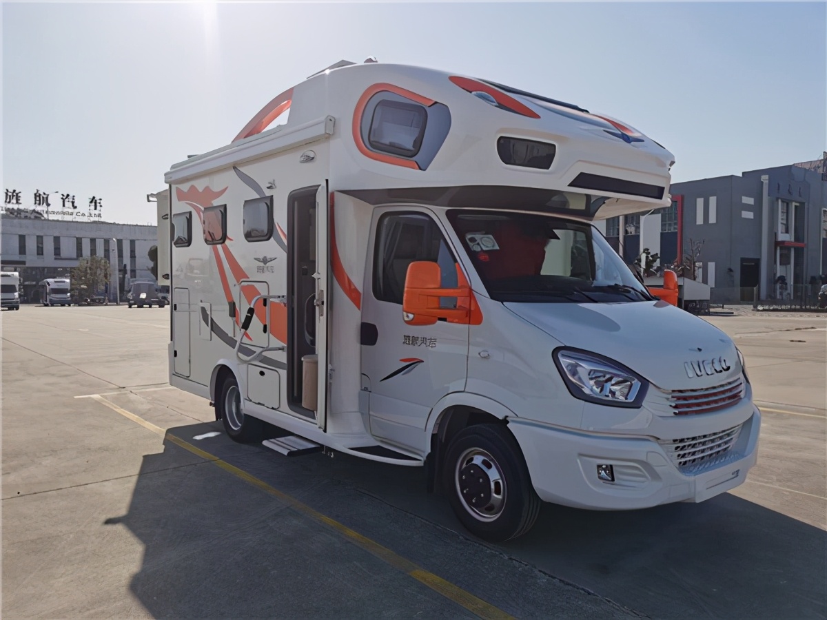 全新国六旌航巍浩双拓展房车,1200锂电内外双水箱水路