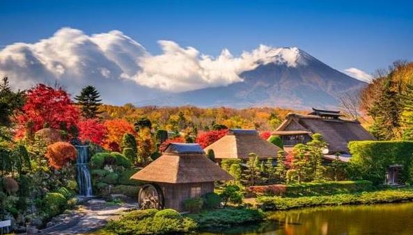 日本一个知名景区，被誉为是日本的九寨沟，引无数游客前来参观