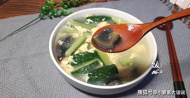 三伏天 多吃这瓜 搭配皮蛋煮汤 味道鲜美 好喝开胃 黄瓜