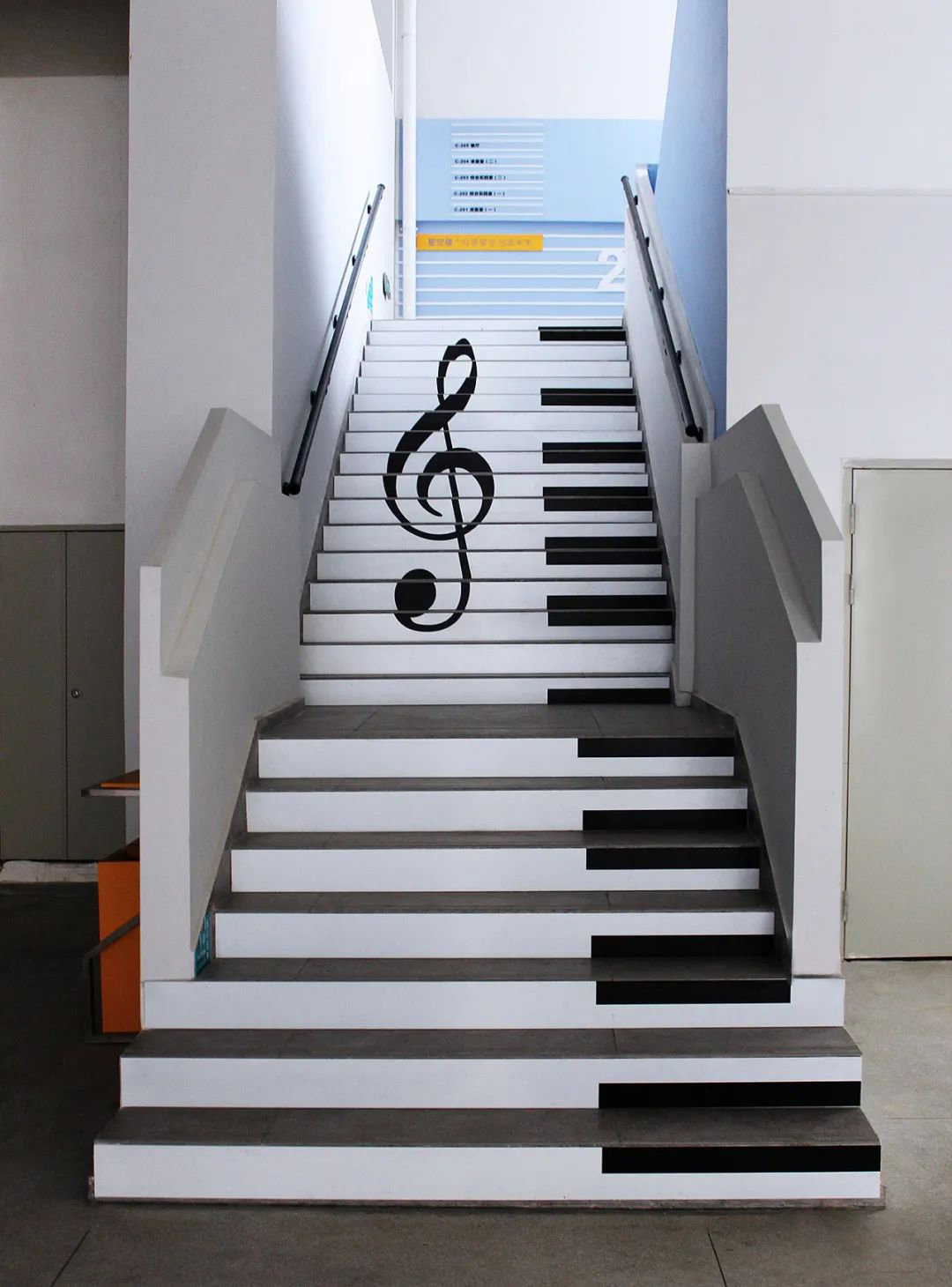 校园文化设计之楼梯文化设计