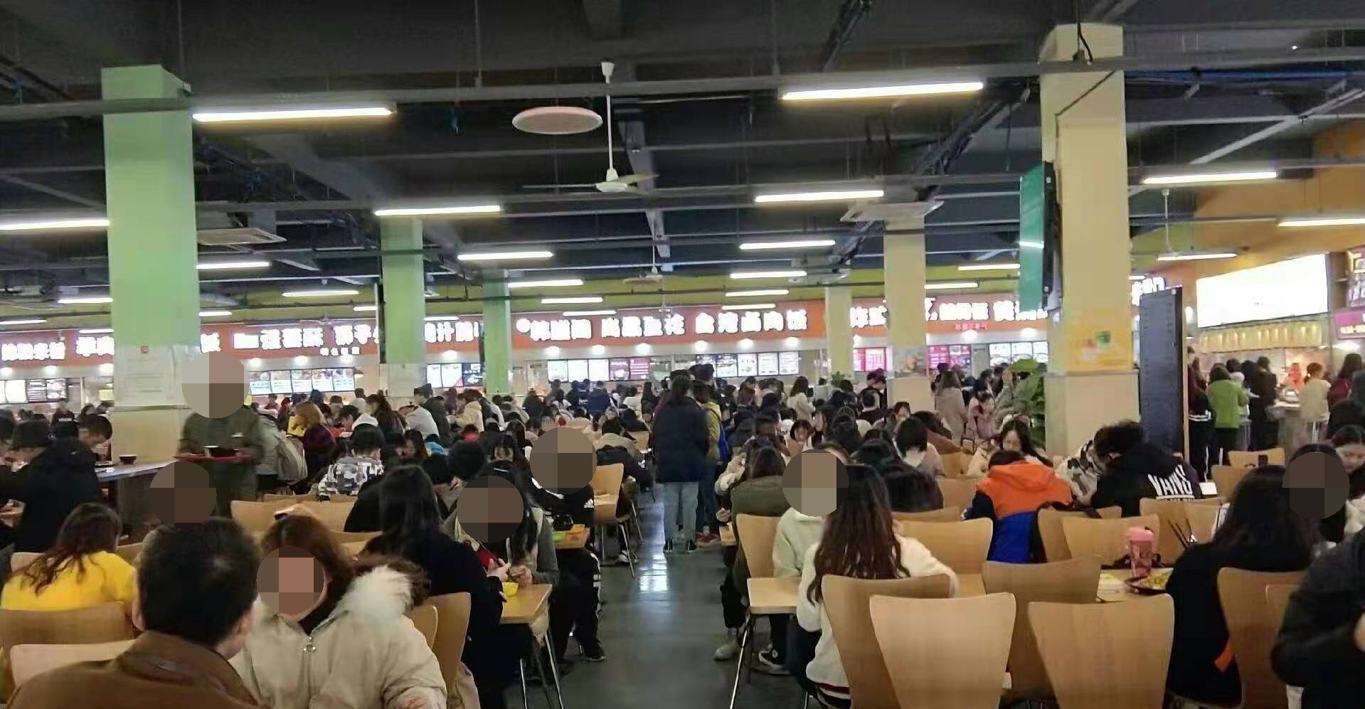 大学食堂已成为快餐行业的新宠儿!