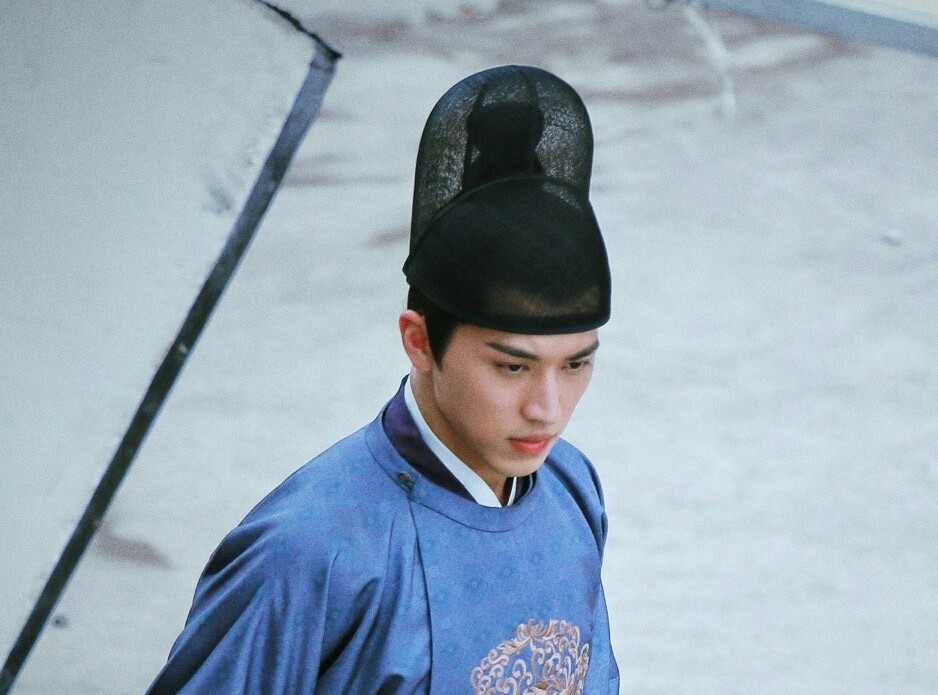 改编的电视剧《风起霓裳》,是由陈家霖执导,梅英菊,王瑛,蓝云舒编剧