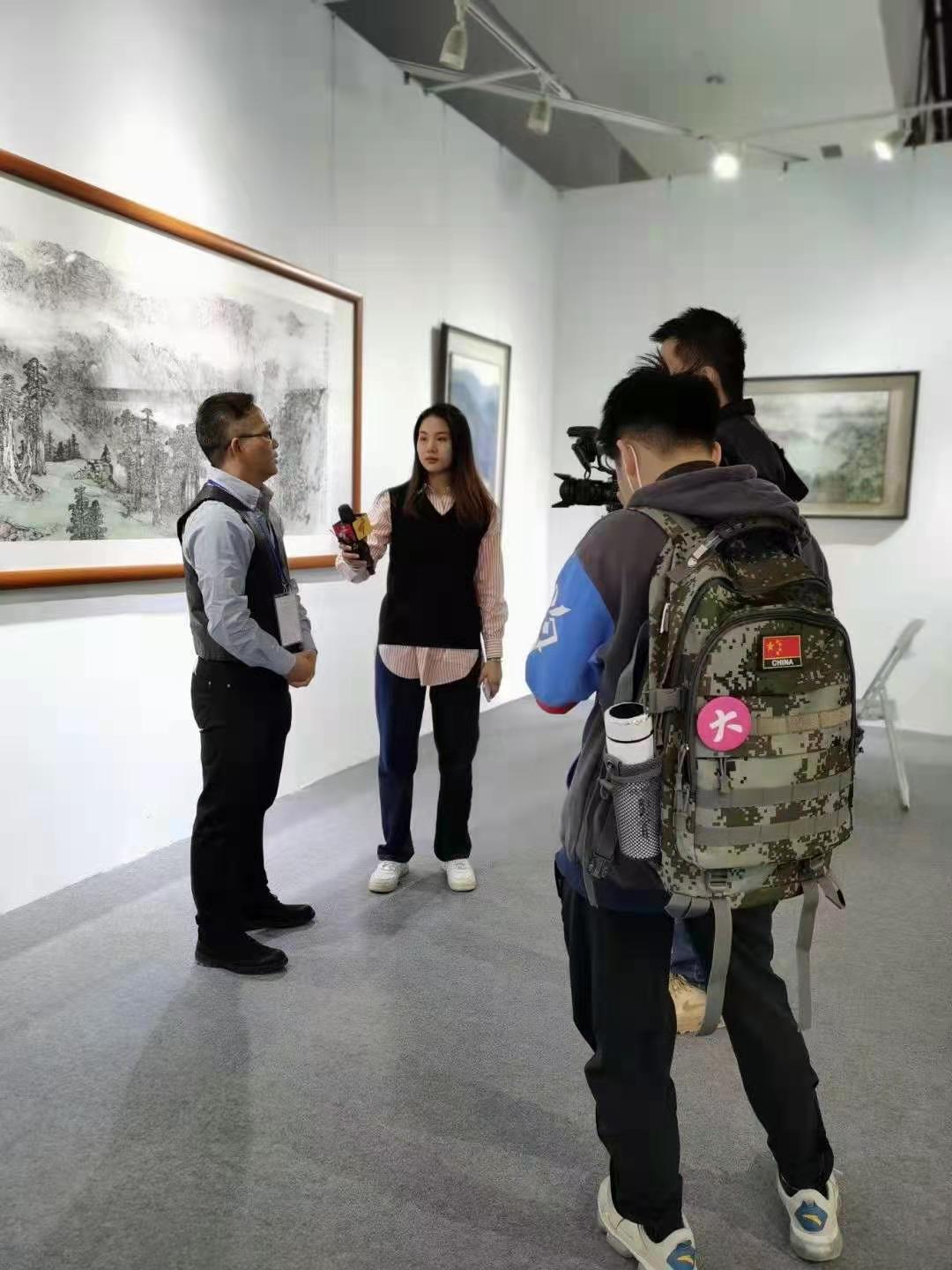 第25届秋季广州艺博会 郝鹤君 笔墨颂真情山水淌精神 财报网