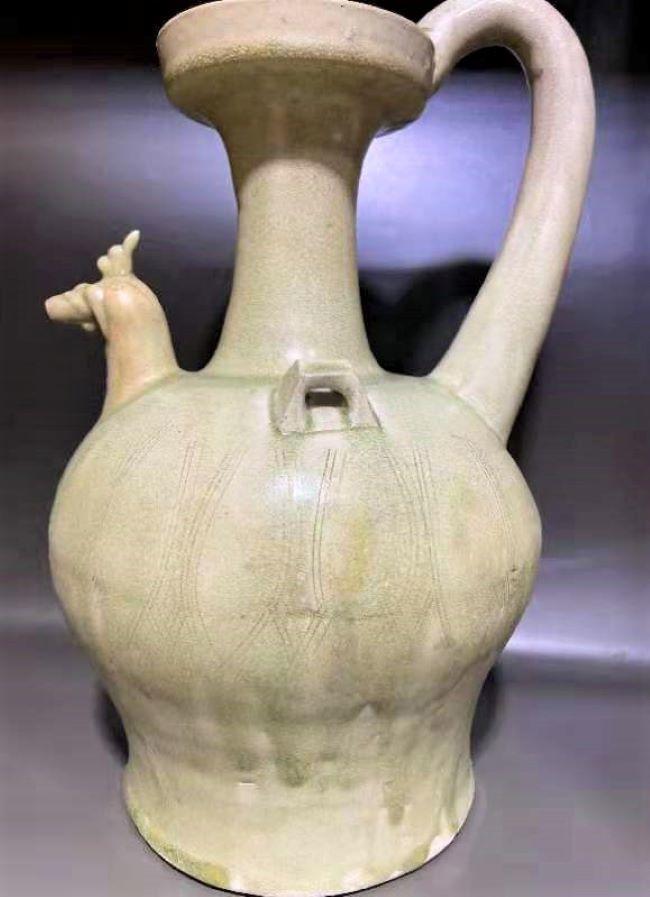 陈志雄(南北朝)青釉鸡首壶
