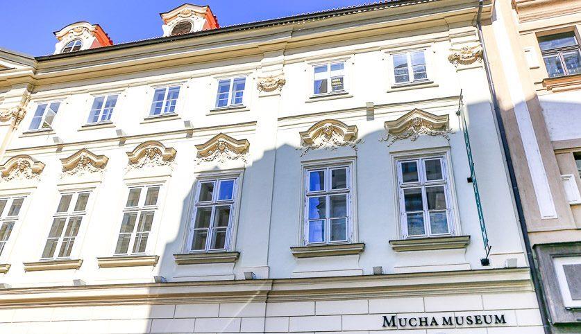 布拉格“跳舞的房子”伏尔塔瓦河畔后现代建筑巡礼、瓦茨拉夫广场