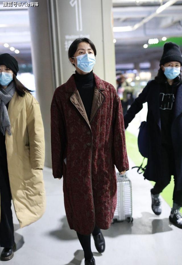 皮草大衣搭配推荐穿出高级感 6d3428b2b49b47cdad1de760c0f5ecf0.jpeg