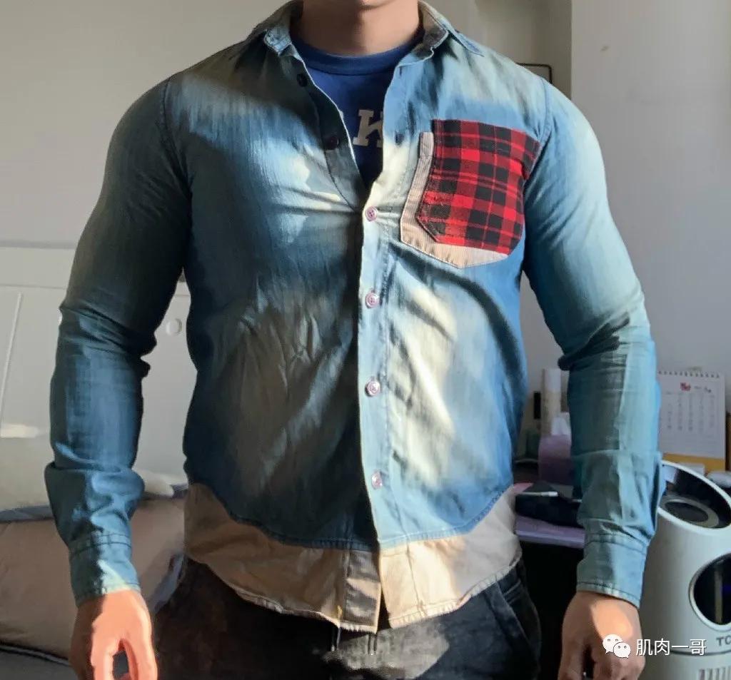 29岁福州巨乳哥走红,这胸肌简直绝了