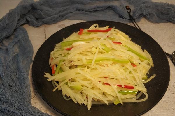 何大厨的醋溜土豆丝 15cea09c3c7749d9903b6db3c4929d78.jpeg