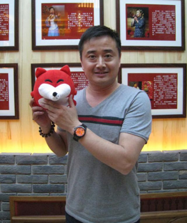 尤其是王小利饰演的刘能,关小平饰演的赵四,唐鉴军饰演的谢广坤,都