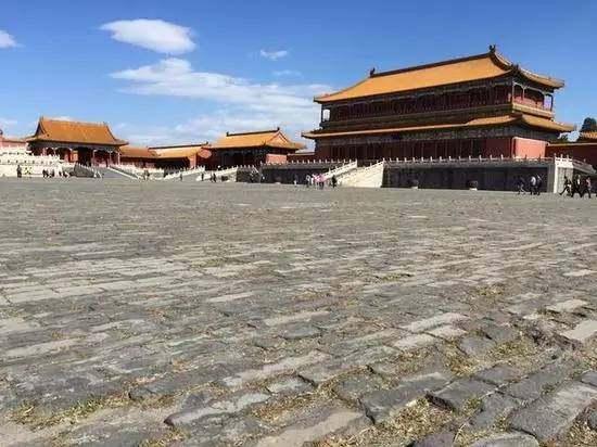 一场地震让故宫地砖断裂，专家无意间发现了埋藏地下600年的秘密