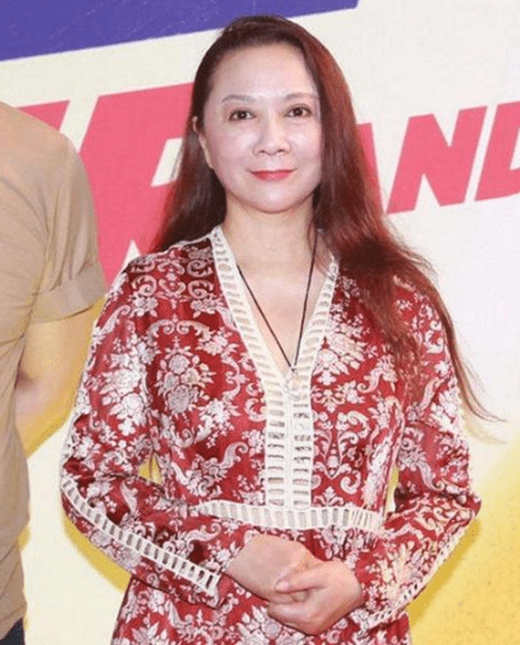 从"万人宠"到"万人嫌,1年痛失2位至亲的蔡明,今现状如何