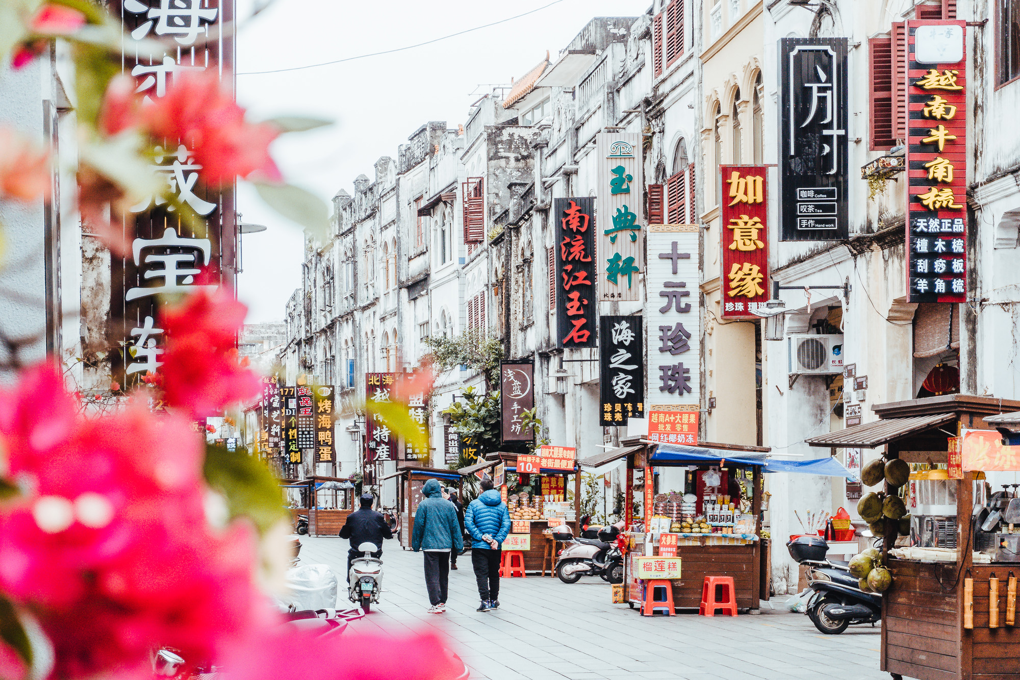 广西这座城市被称为中国最美的海滨城市，气温舒适，特别适合养老