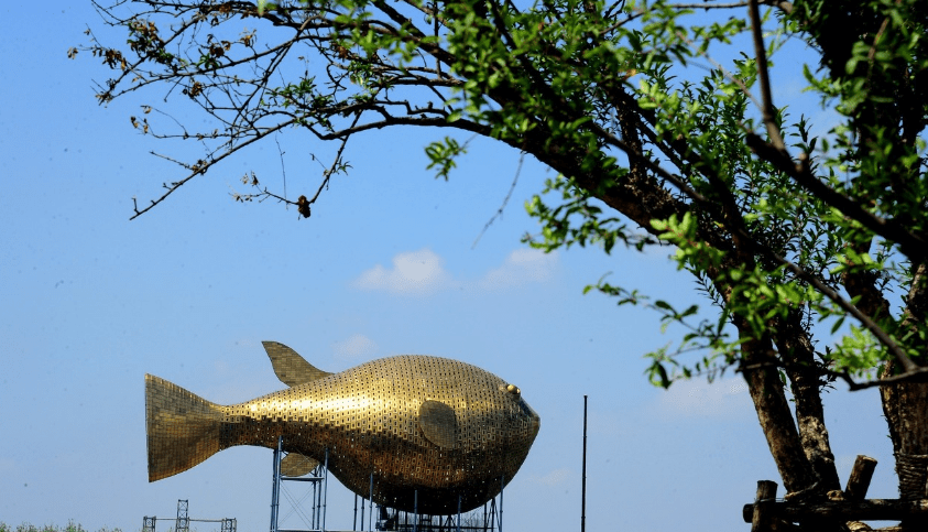 江苏花7千万建“河豚”雕像，游客认为毫无必要，专家：意义重大
