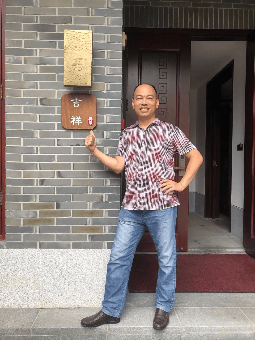 【个人简介】李世杰,中国国画家协会理事,中国书法艺术家协会会员