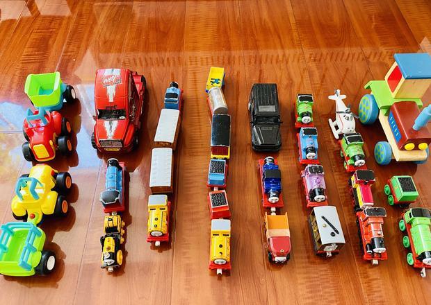 3岁孩子有100辆玩具车 专家 玩具越多专注力越差 4个方法更好 方式