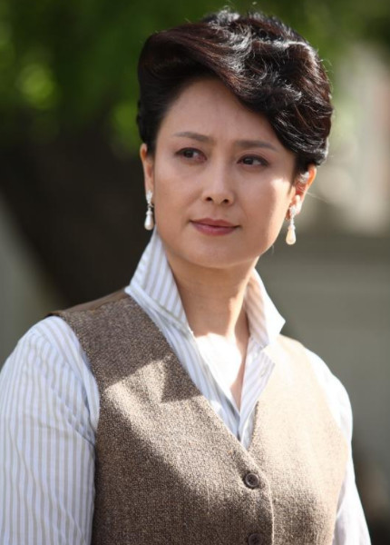 她出道39年无绯闻,35岁二婚嫁给富商,55岁却越活越美!_左翎