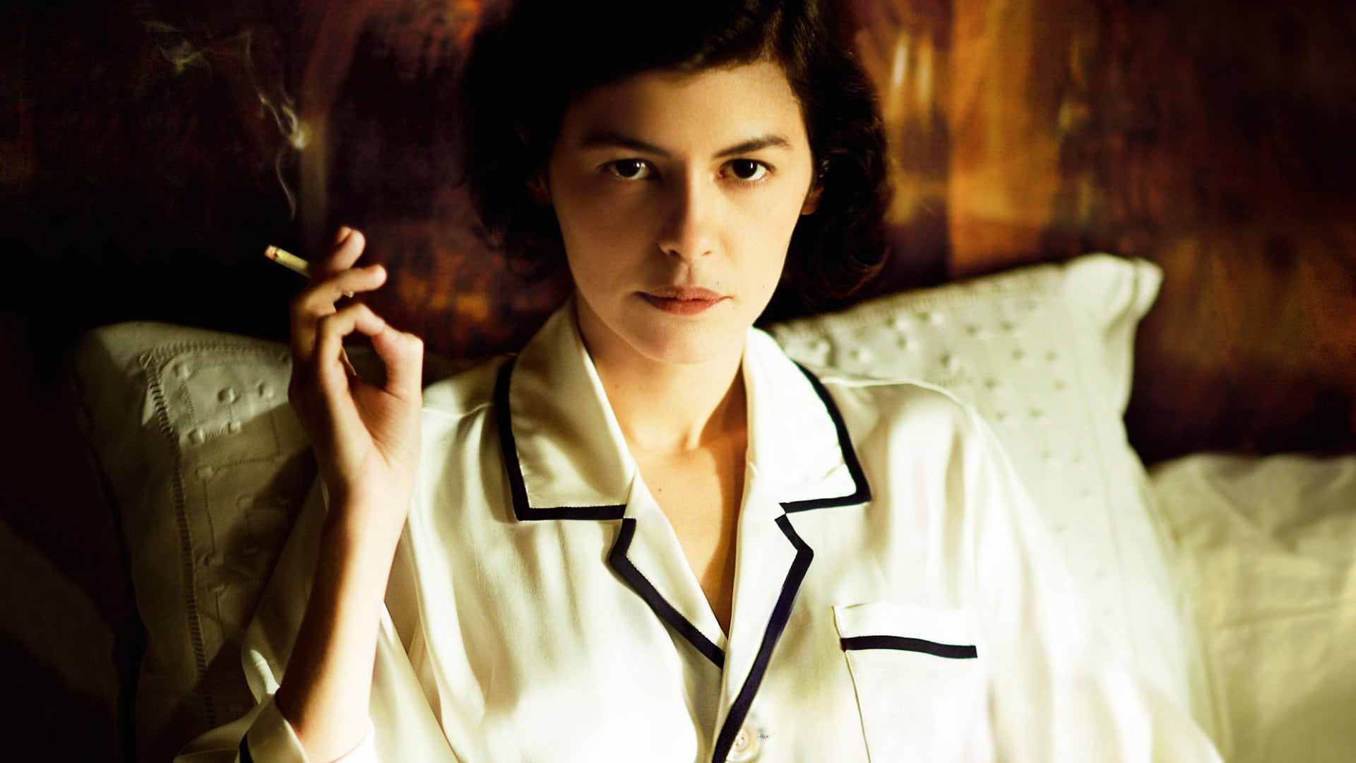 多少人没看懂这部电影都说女主角靠男人上位其实她是商业天才