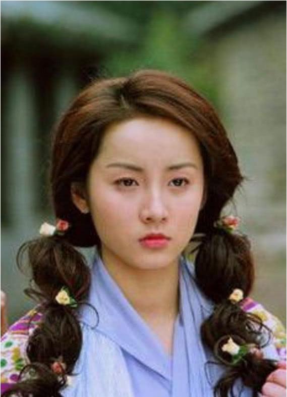 原创吃火锅被富豪一见钟情的吕一戏红人不红今37岁亮相浪姐2丝毫不显