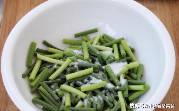 怎么种蒜苗的正确方法 7affa08f133d483f93448892ac3b62b4.jpeg