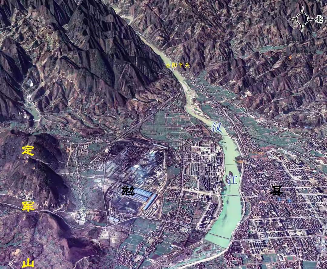 定军山属大巴山脉,隆起秀峰十二座,号称"十二连峰",绵延十多公里.