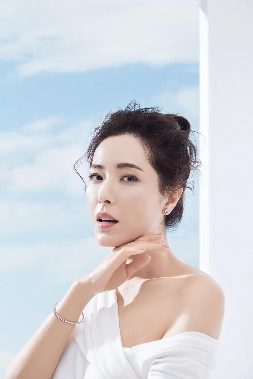 suzoo全新品牌代言人——曾黎来了!