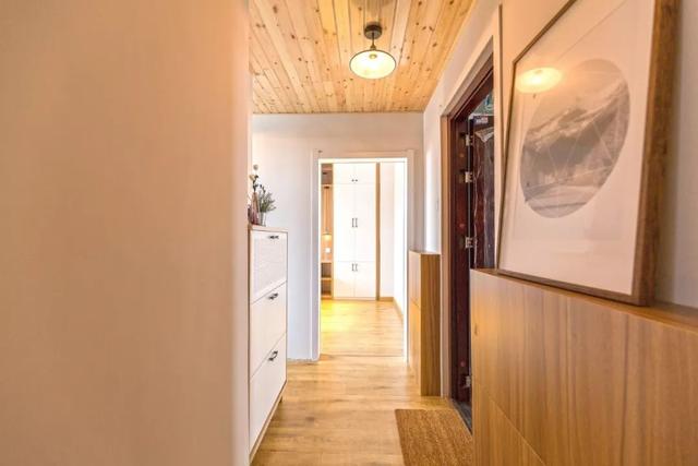 入户鞋柜带转角怎么做好看 0bd065b5b3794ae1ad296a01e736d7c7.jpeg