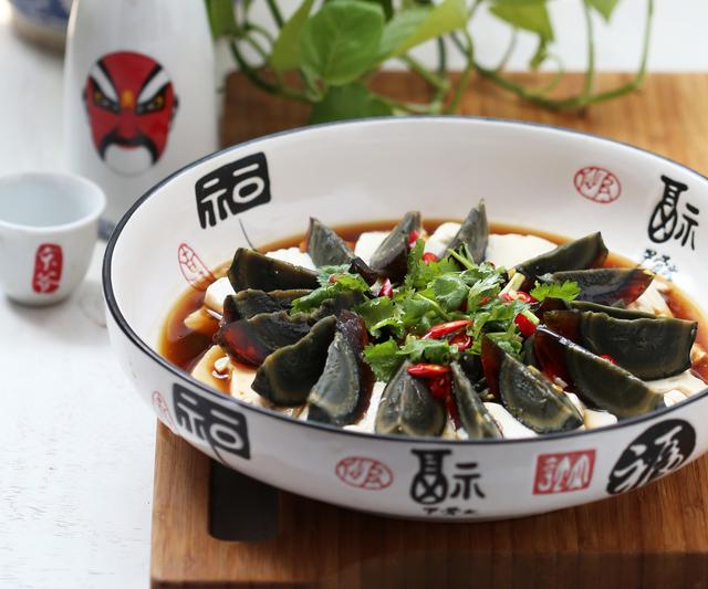 皮蛋拌豆腐时 只要放这3种调味料 味道就错不了 越吃越喜欢 松花蛋