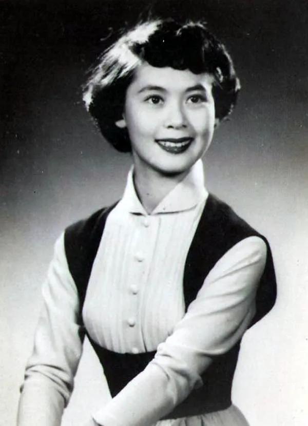 香港电影女神林黛出生于广西南宁高贵气质却为何红颜薄命