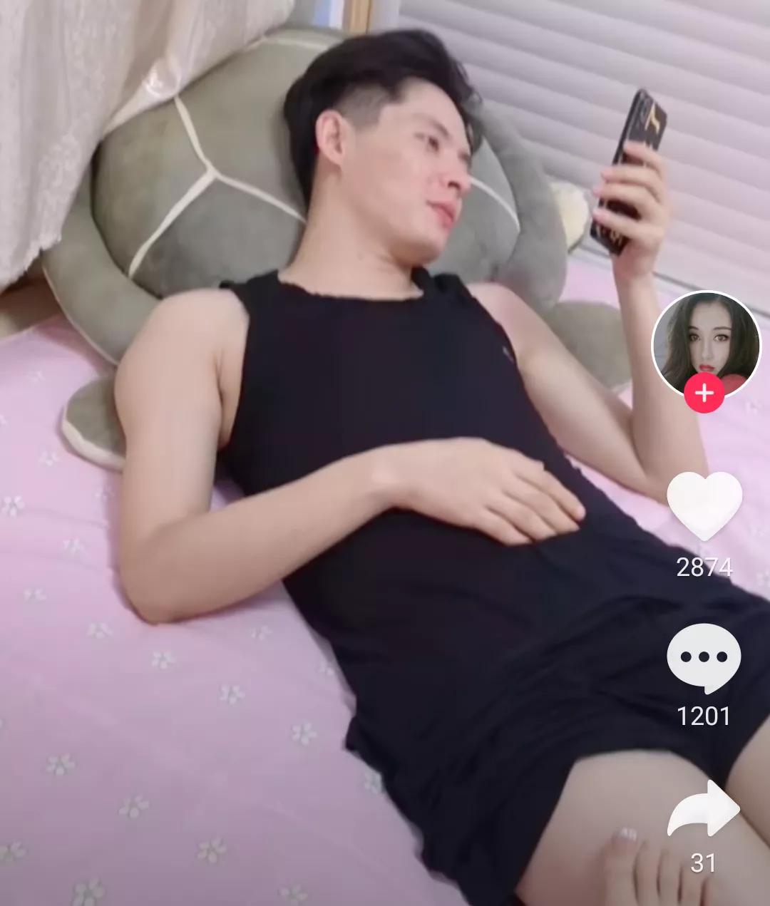 (来源:抖音@cici)但讽刺的是,杨柳走之后,她最在乎的男人,却和她最