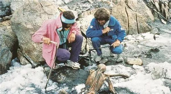 奥兹：五千年前的冰山遗体，当时他遇到了什么，为何拼命往山上跑