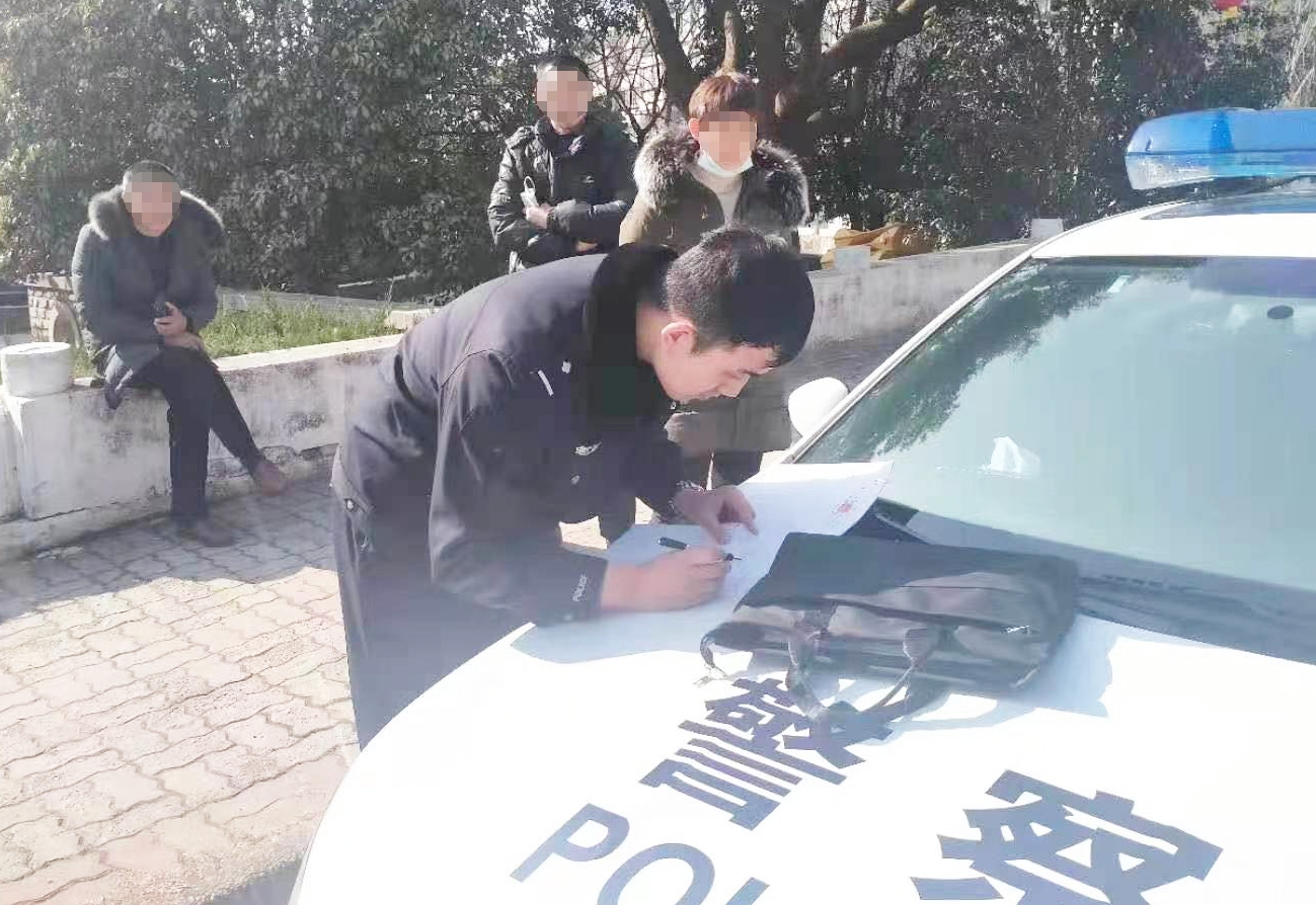 返程人口被挡_女生头像真人挡脸(2)
