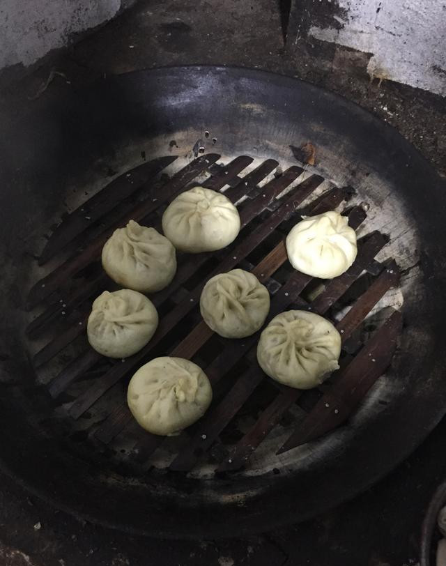 铁锅蒸包子馒头